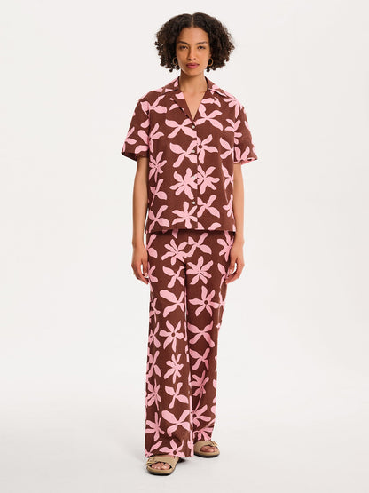 Oaklyn Shirt in Pink and Chocolate Floral Print