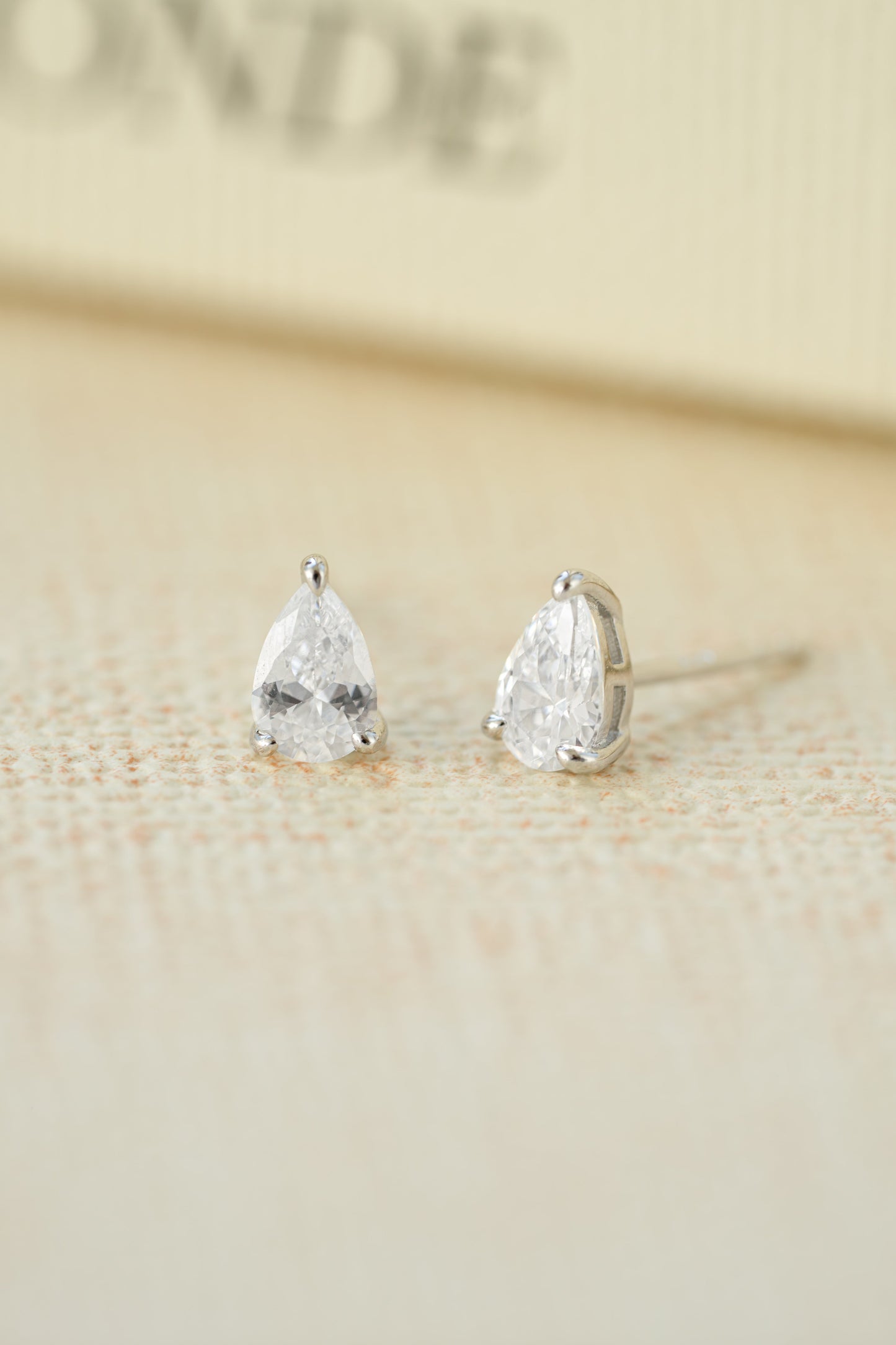 4x6mm Pear Studs
