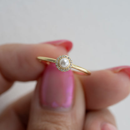 Solitaire Pearl Ring